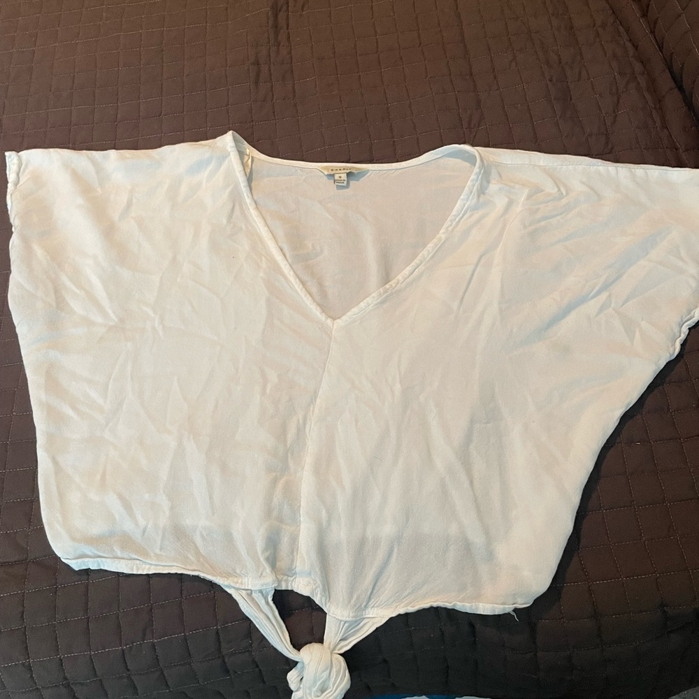 White size small crop with front knot